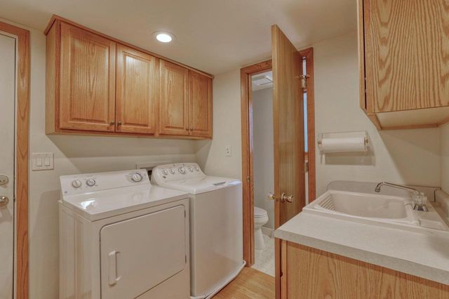 S43W36805 Laak LANE, Dousman, WI 53118