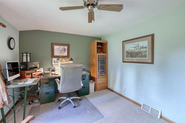 S43W36805 Laak LANE, Dousman, WI 53118
