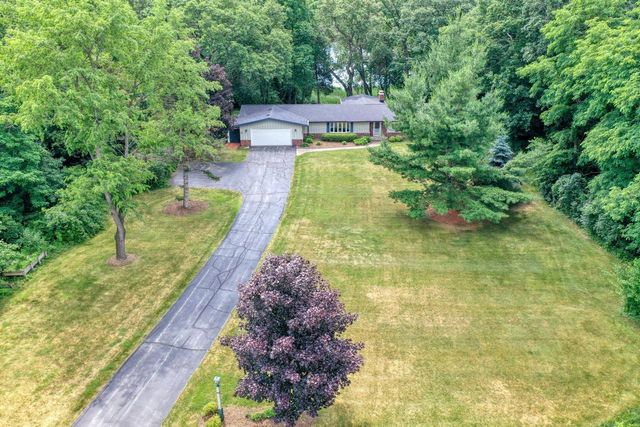 S43W36805 Laak LANE, Dousman, WI 53118