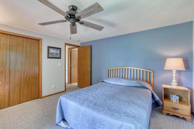 S43W36805 Laak LANE, Dousman, WI 53118