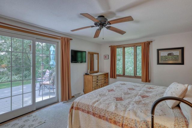 S43W36805 Laak LANE, Dousman, WI 53118