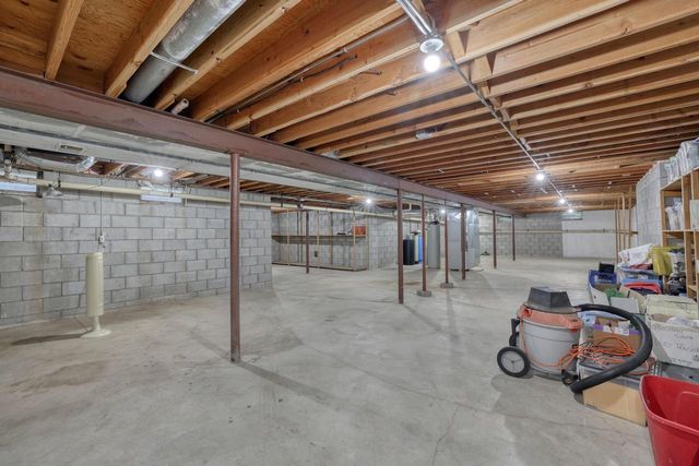S43W36805 Laak LANE, Dousman, WI 53118