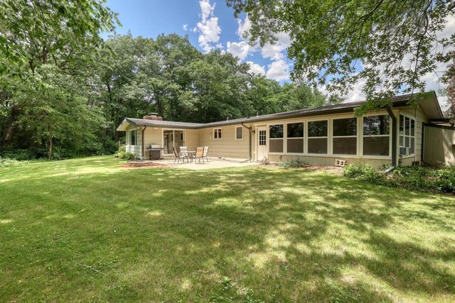 S43W36805 Laak LANE, Dousman, WI 53118
