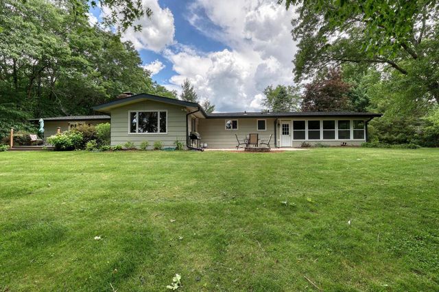 S43W36805 Laak LANE, Dousman, WI 53118