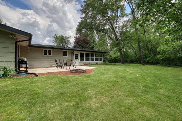 S43W36805 Laak LANE, Dousman, WI 53118