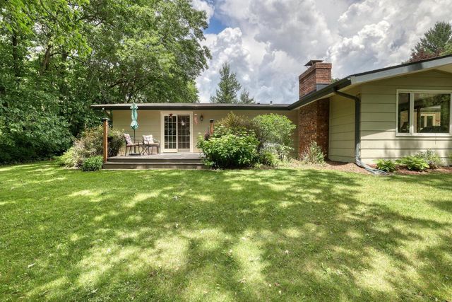 S43W36805 Laak LANE, Dousman, WI 53118