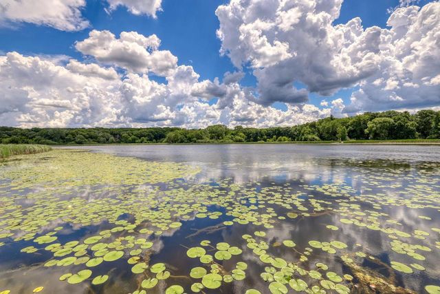 S43W36805 Laak LANE, Dousman, WI 53118