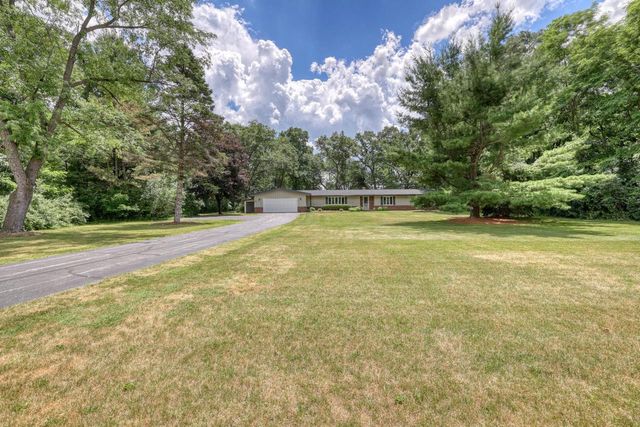 S43W36805 Laak LANE, Dousman, WI 53118