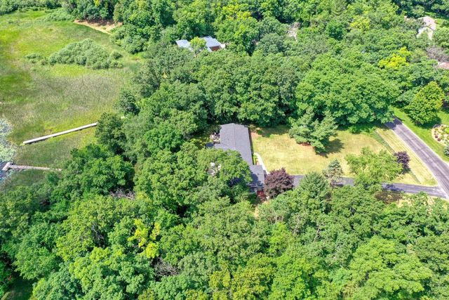 S43W36805 Laak LANE, Dousman, WI 53118