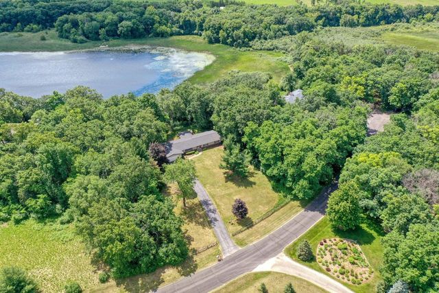 S43W36805 Laak LANE, Dousman, WI 53118