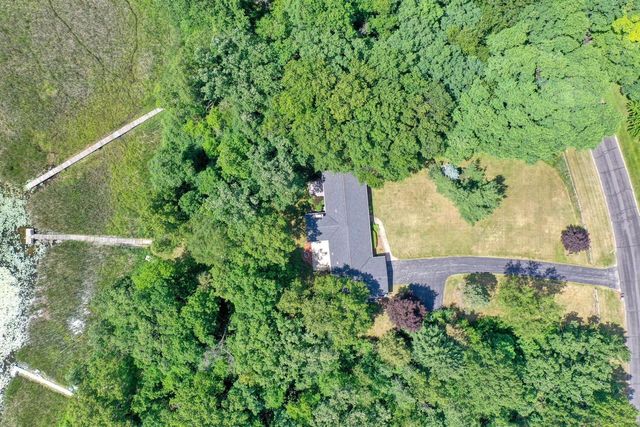 S43W36805 Laak LANE, Dousman, WI 53118