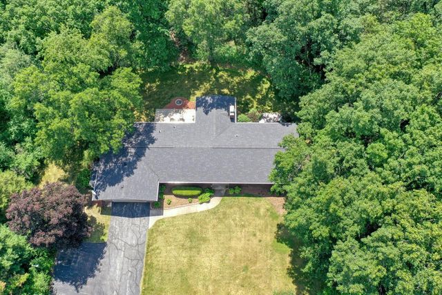 S43W36805 Laak LANE, Dousman, WI 53118