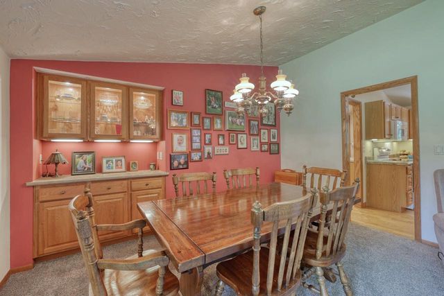 S43W36805 Laak LANE, Dousman, WI 53118
