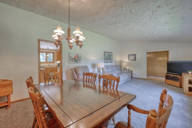 S43W36805 Laak LANE, Dousman, WI 53118