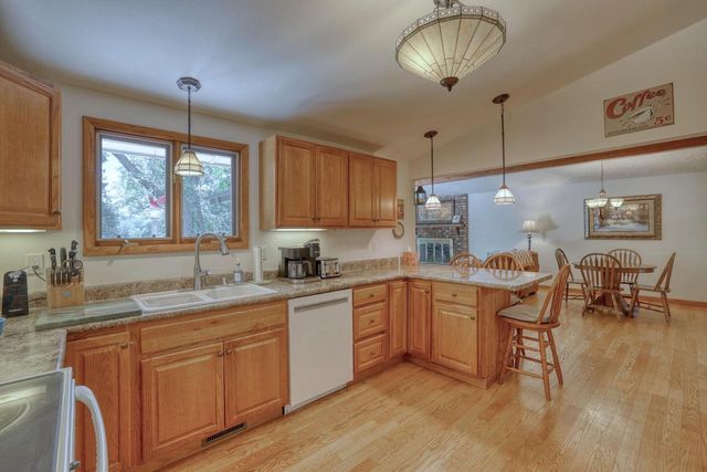 S43W36805 Laak LANE, Dousman, WI 53118