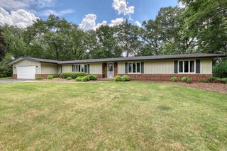 S43W36805 Laak LANE, Dousman, WI 53118