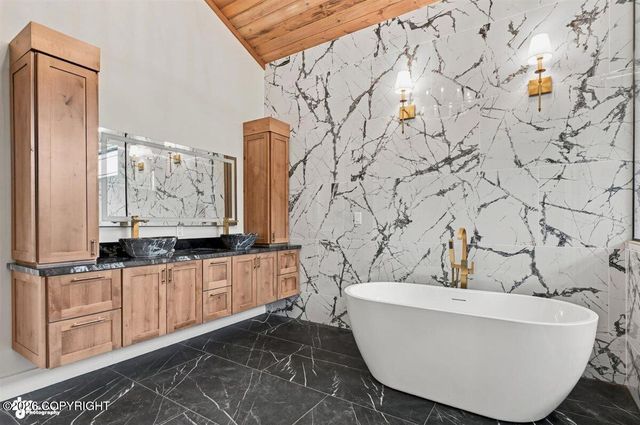 900 N Yeti Street, Palmer, AK 99645