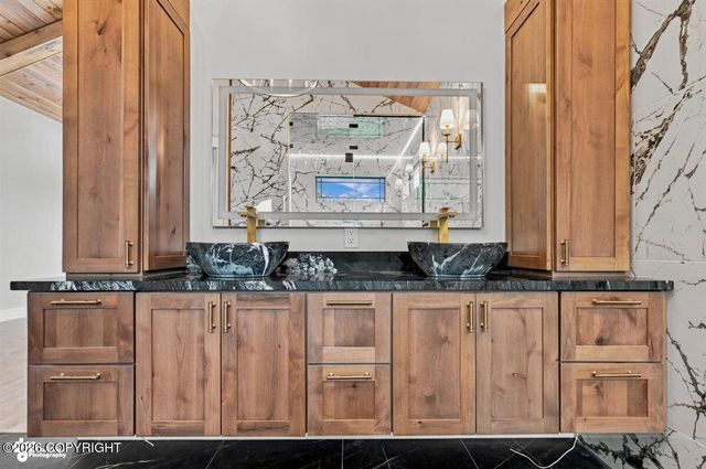 900 N Yeti Street, Palmer, AK 99645
