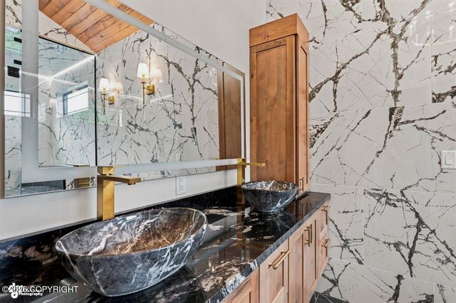 900 N Yeti Street, Palmer, AK 99645