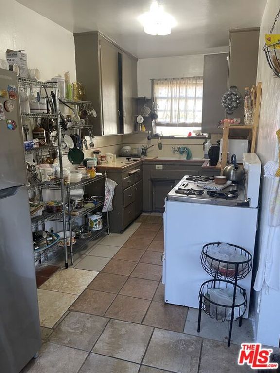 Image 3 of property listing at 12208 Culver Boulevard, Los Angeles, CA 90066