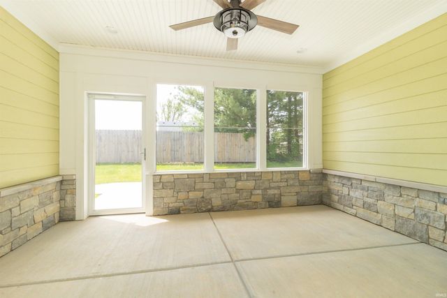 307 Blue River Drive, Knightstown, IN 46148