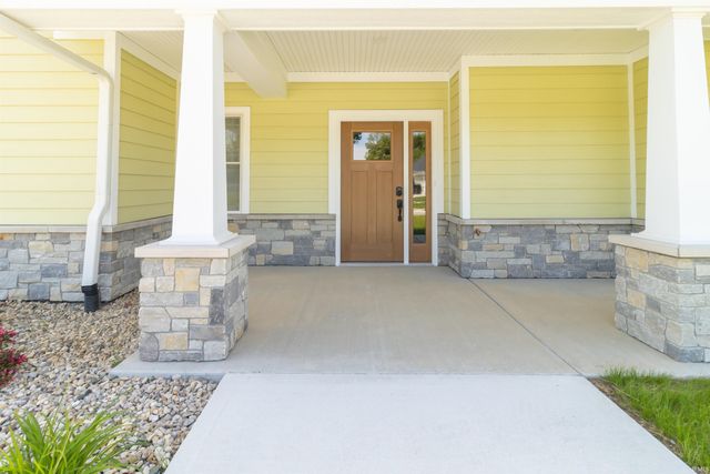 307 Blue River Drive, Knightstown, IN 46148