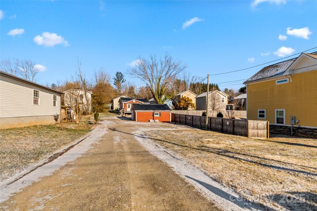 60 Shiloh Road, Asheville, NC 28803