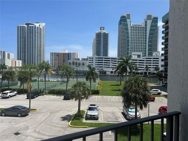 400 Leslie Dr 308, Hallandale Beach, FL 33009