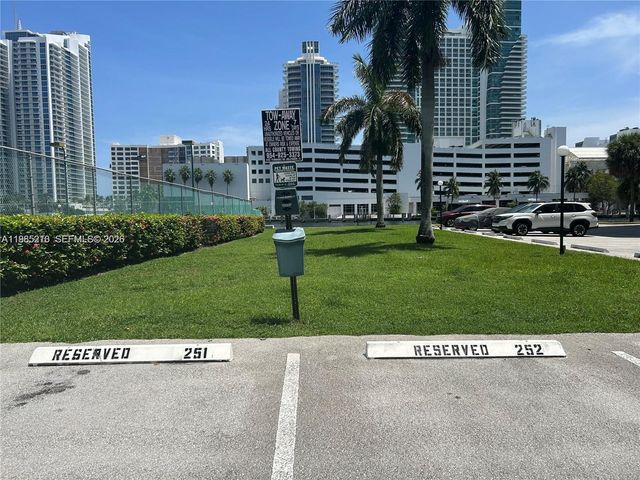 400 Leslie Dr 308, Hallandale Beach, FL 33009