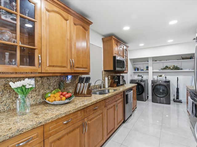 11741 SW 182nd Ter, Miami, FL 33177
