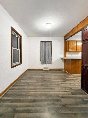 2003 Cottage Avenue E, Saint Paul, MN 55119