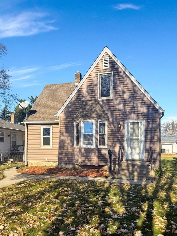 2003 Cottage Avenue E, Saint Paul, MN 55119