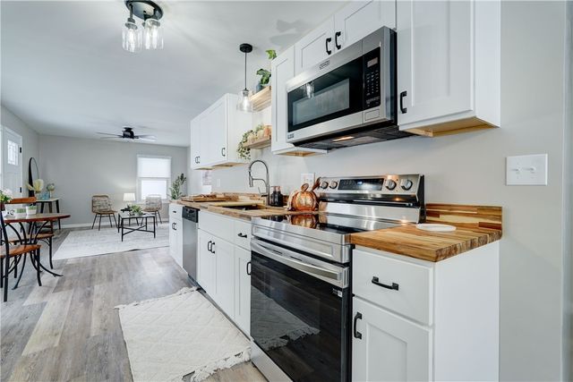 48 Coronet Road, Henrietta, NY 14623