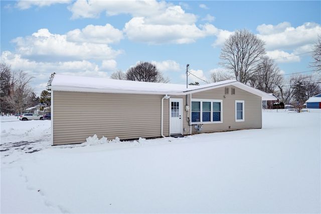 48 Coronet Road, Henrietta, NY 14623