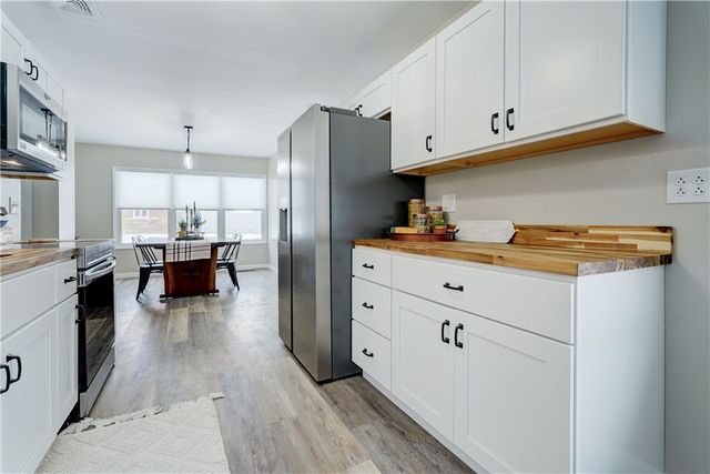 48 Coronet Road, Henrietta, NY 14623