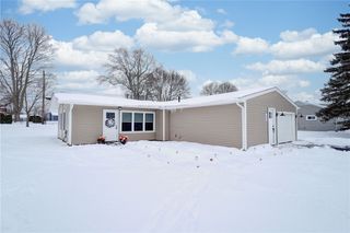 48 Coronet Road, Henrietta, NY 14623