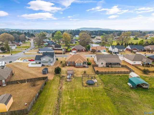 103 Red Sunset Circle, Owens Cross Roads, AL 35763