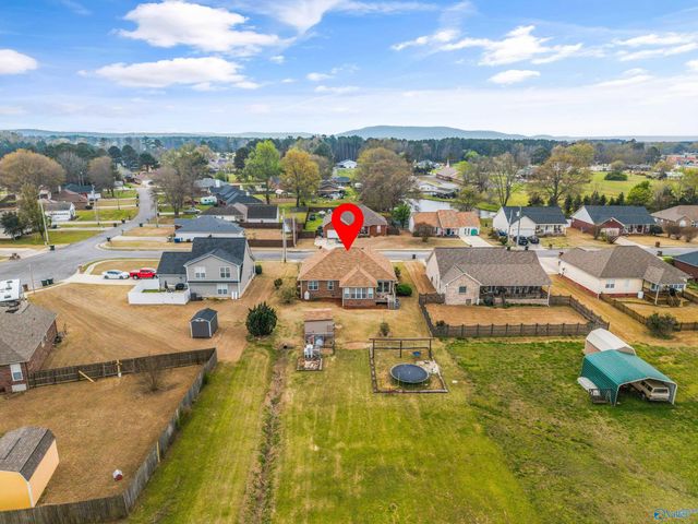 103 Red Sunset Circle, Owens Cross Roads, AL 35763