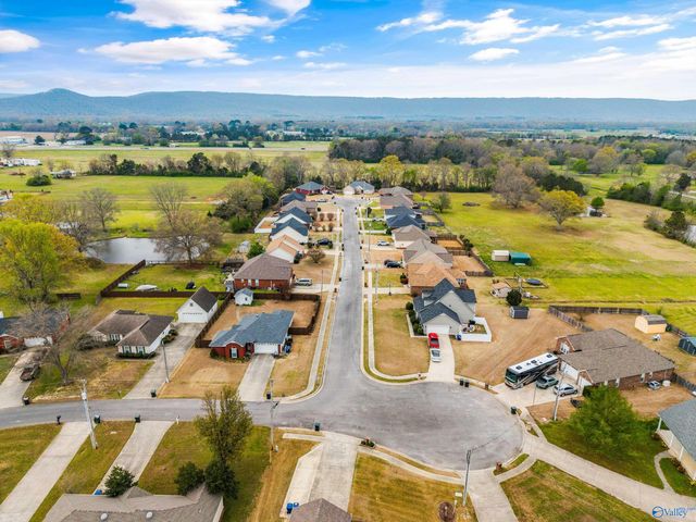 103 Red Sunset Circle, Owens Cross Roads, AL 35763