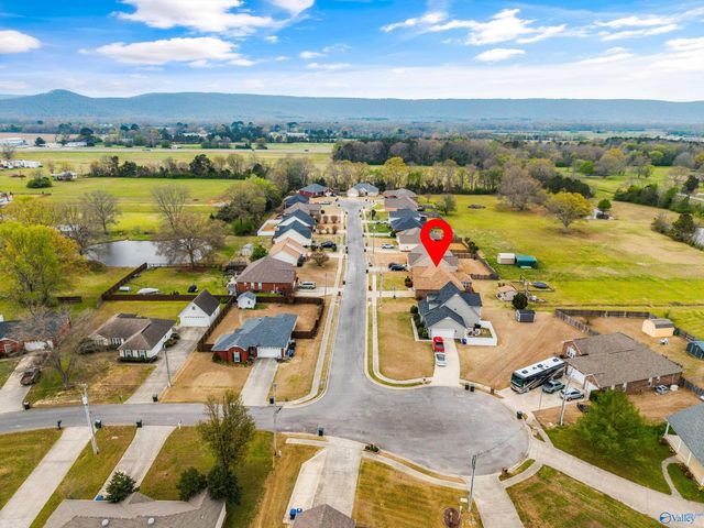 103 Red Sunset Circle, Owens Cross Roads, AL 35763