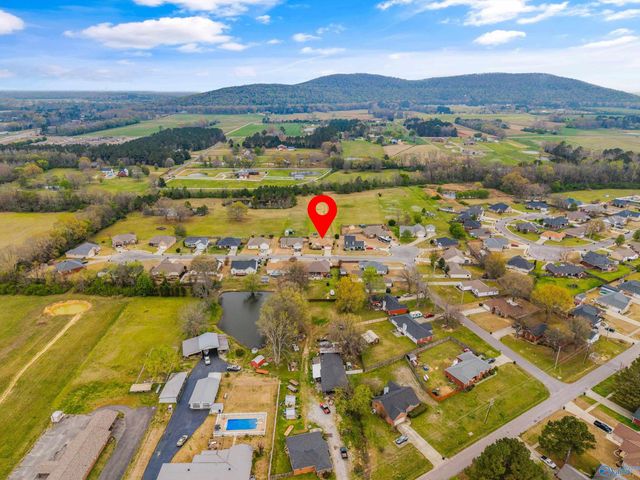 103 Red Sunset Circle, Owens Cross Roads, AL 35763