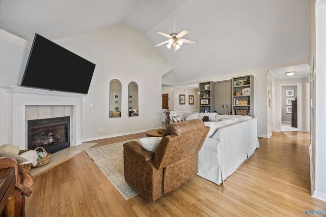 103 Red Sunset Circle, Owens Cross Roads, AL 35763