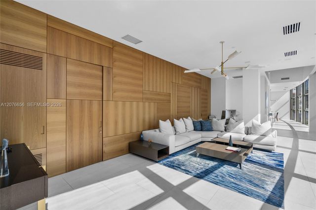 5875 Collins Avenue 401, Miami Beach, FL 33140