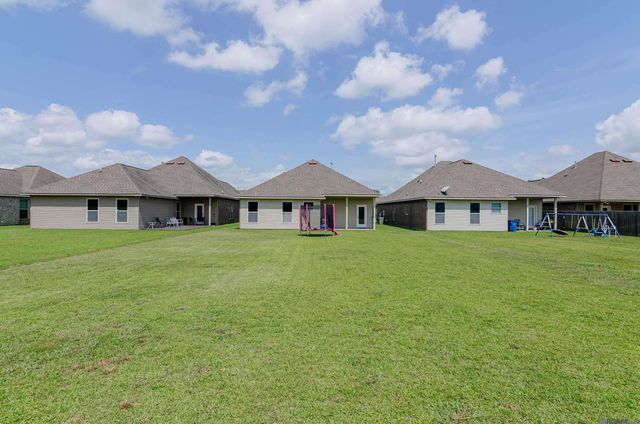 1819 Willow Bend Rd, St Gabriel, LA 70776