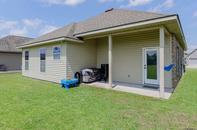 1819 Willow Bend Rd, St Gabriel, LA 70776