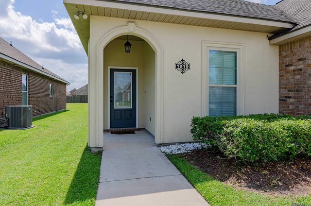 1819 Willow Bend Rd, St Gabriel, LA 70776