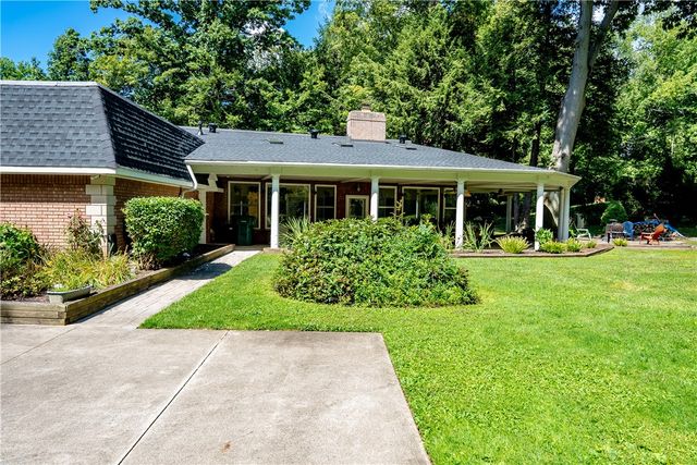 3707 Guilford Dr, Fairview Twp, PA 16506