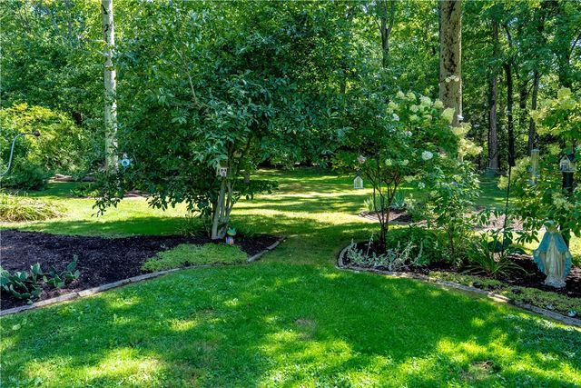 3707 Guilford Dr, Fairview Twp, PA 16506