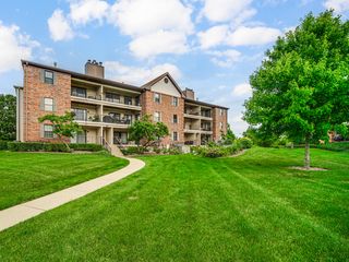 611 Hapsfield Lane 202, Buffalo Grove, IL 60089