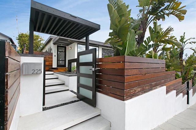 225 4th Street, Encinitas, CA 92024